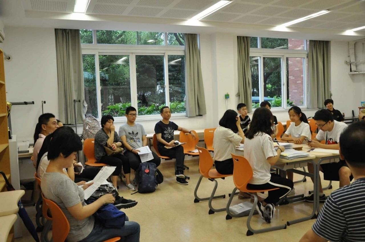 新生家长会.jpg