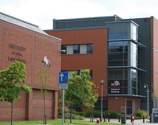 中央兰开夏大学