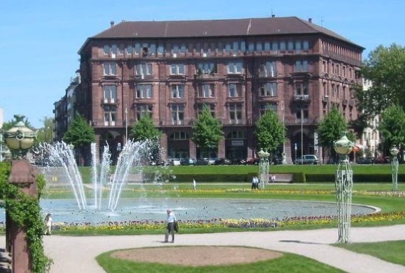 曼海姆大学