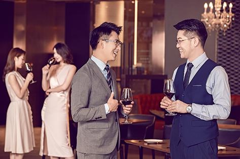 多出入些公众场合