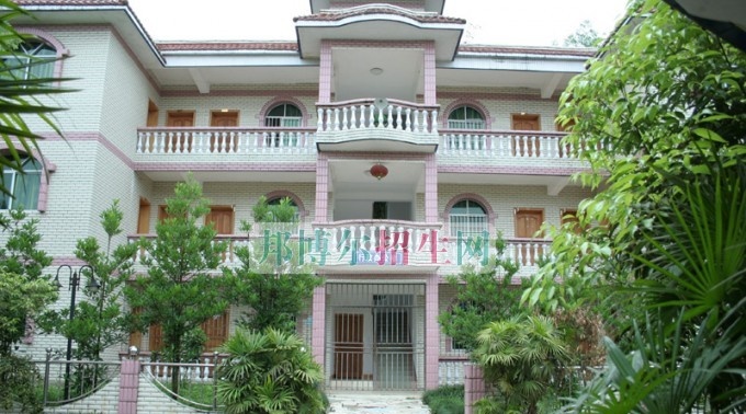 重庆立事信息工程学校学费