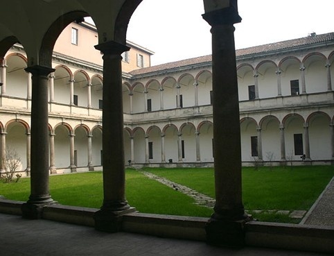 米兰大学