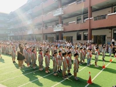 中加枫华小学教师节特别行动.jpg