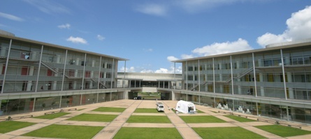 日本红十字九州国际看护大学