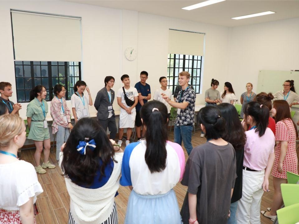 剑桥戏剧表演和新闻精英训练营启幕.jpg