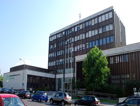 安东布鲁克那私立大学