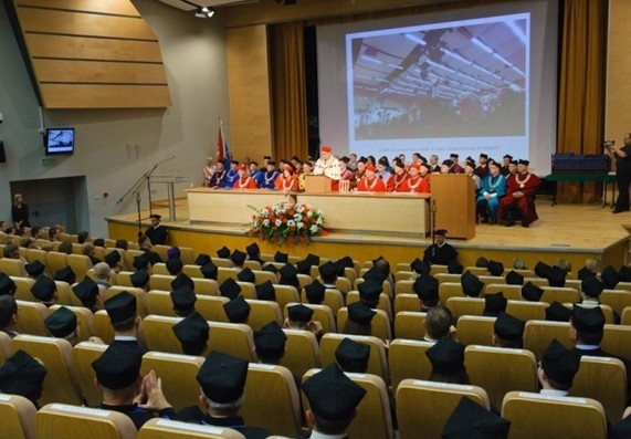 奥尔什丁瓦尔米亚玛祖里大学