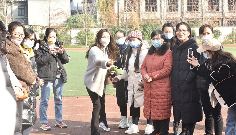 成都石化工业学校