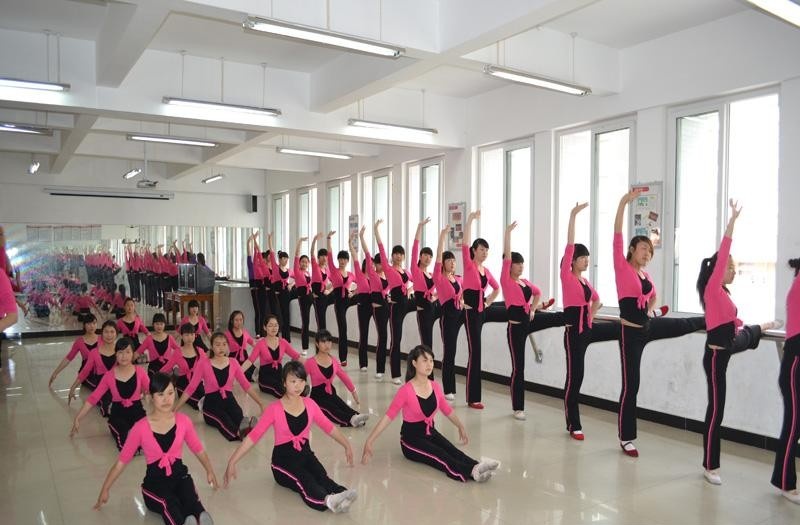 双流县成人中等专业学校