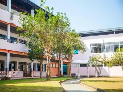 雷纳森英豪国际学院初中