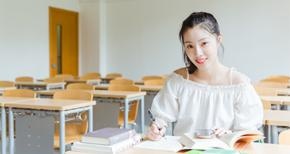 具备大学英语6级水平