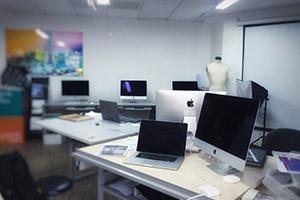 广州莱佛士设计学院平面设计室