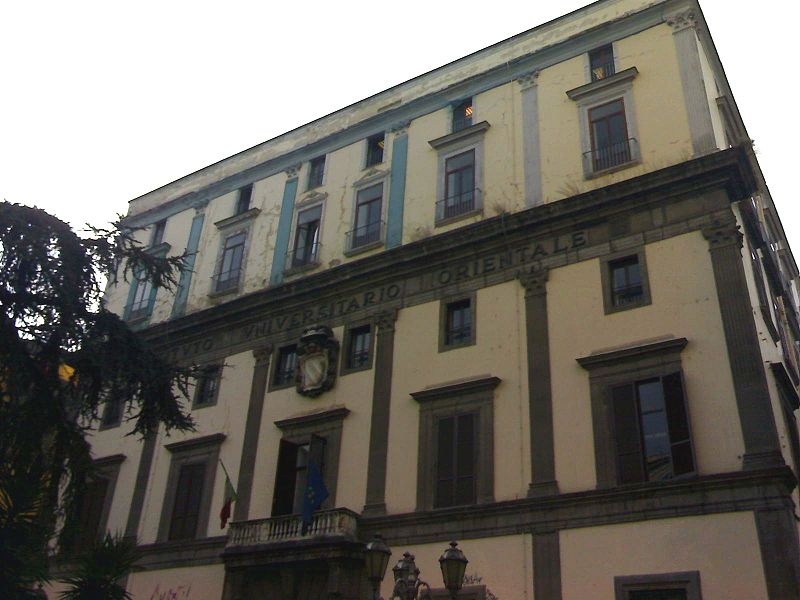 那不勒斯东方大学