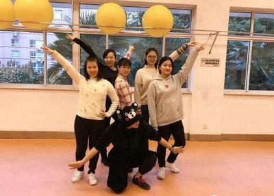 上外A-Level国际高中2018新年晚会暨十大歌手总决赛节目：拉丁舞社团