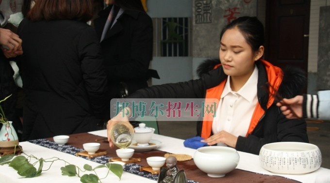 天府新区成人中等专业学校“美好新区，千年广都”
