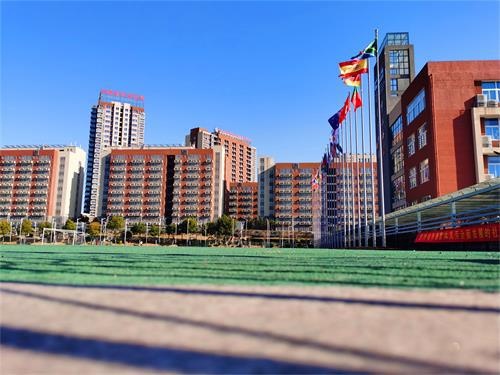 句容碧桂园学校操场