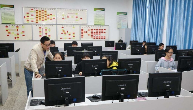 彭山职业高级中学