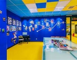 成都杨梅红艺术教育