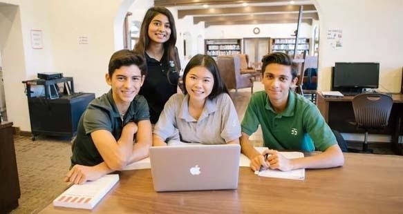 诺亚舟-费尔蒙特美国高中