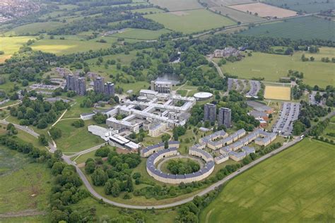 英国埃塞克斯大学2+2本科留学