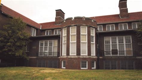 里昂应用科学学院