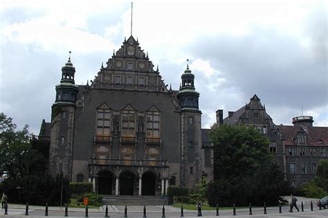 波兰波兹南大学