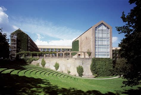 丹麦奥胡斯大学