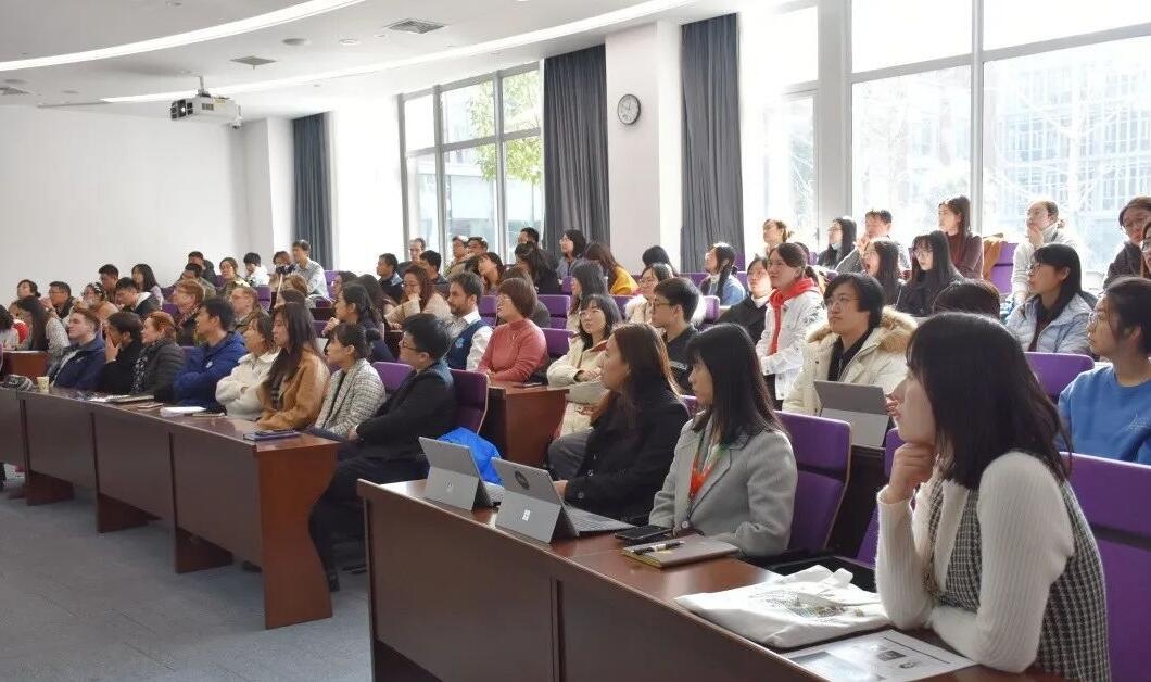 春季学期教职工大会.jpg