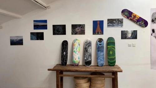 励滕Lee Academy艺术慈善展2.jpg