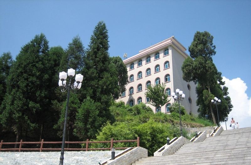 毕节市卫生学校招生办