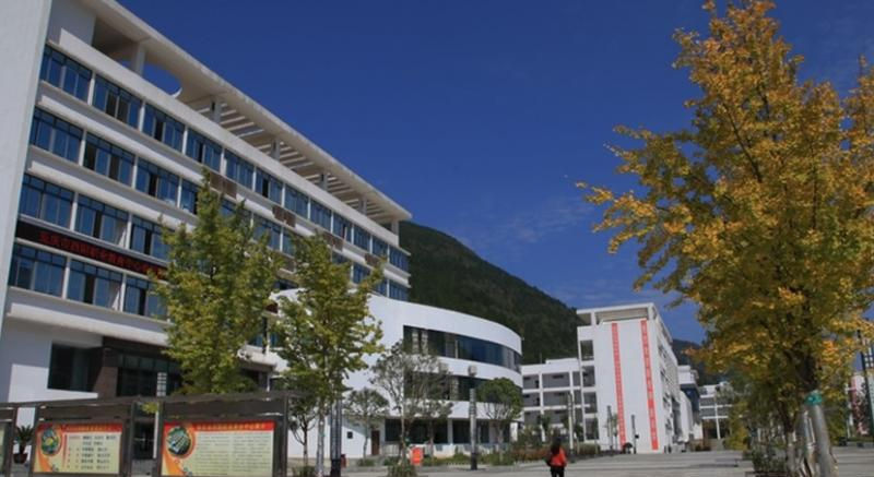 重庆酉阳县职业教育中心2022年招生办