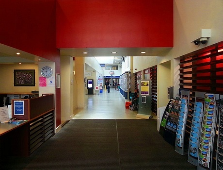 安格里亚鲁斯金大学