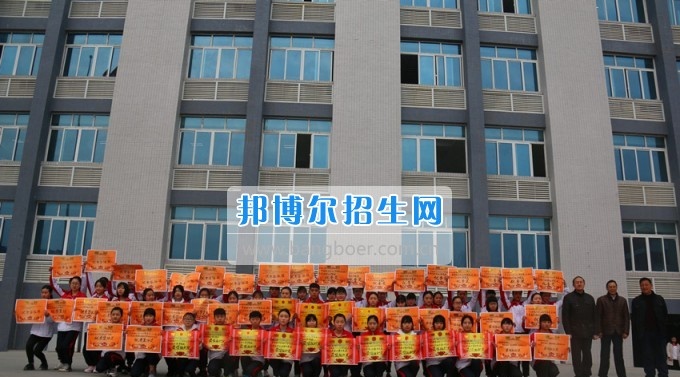 南充师范学校2016——2017学年度(下)期第三周朝会仪式成功举行