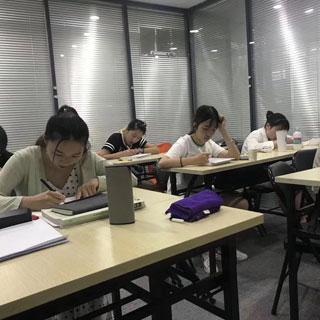 学员测试