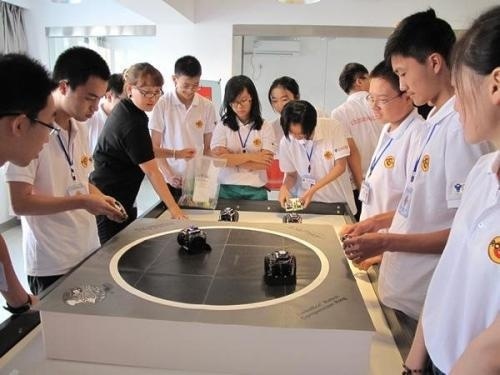 乐博士机器人教育