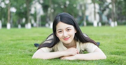 中等英语水平，词汇量2000左右者。