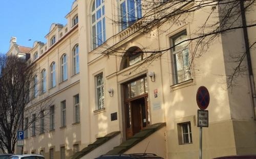 布拉格查理大学