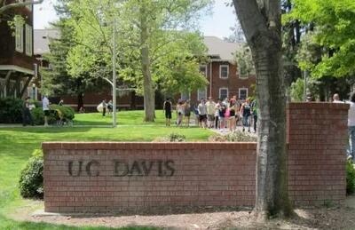 加州大学戴维斯分校.jpg