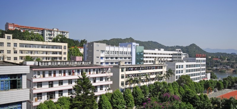 福建理工学校