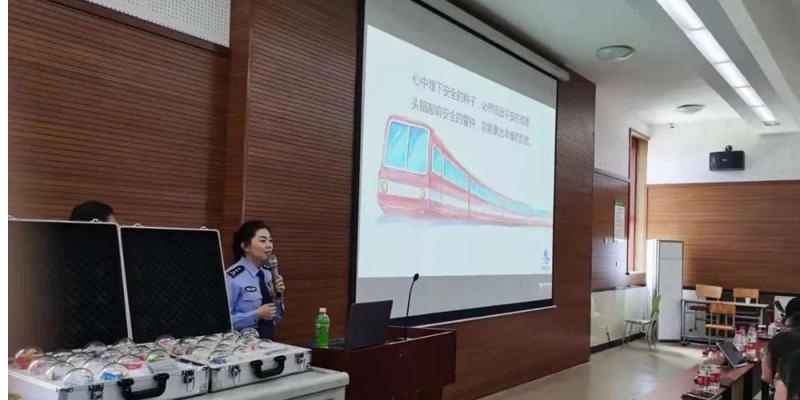 大连枫叶国际学校