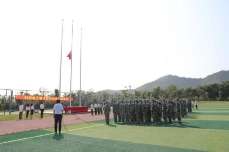 湖州帕丁顿双语学校2020级新高一军训.jpg