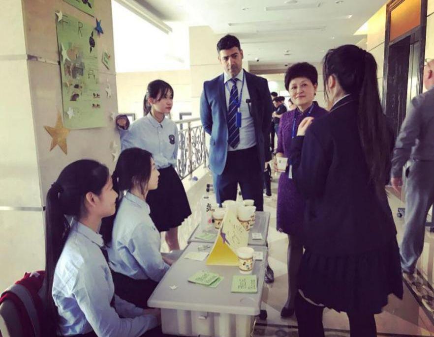 李校长莅临指导中.jpg