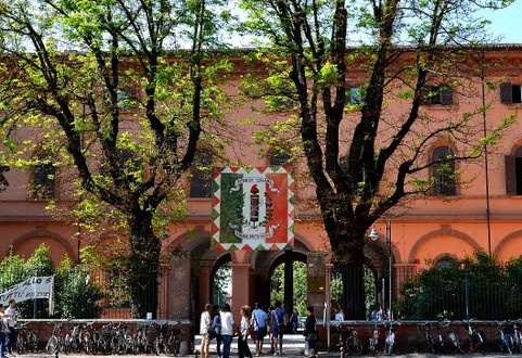 莫德纳和勒佐艾米利亚大学