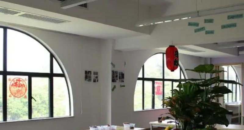 广州加拿大国际学校(CIS)初中部2023年学费标准2