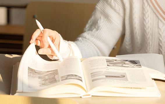 世界学校敲门砖