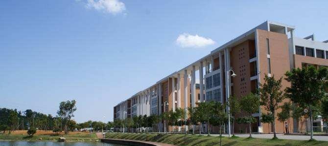 英山理工中等专业学校