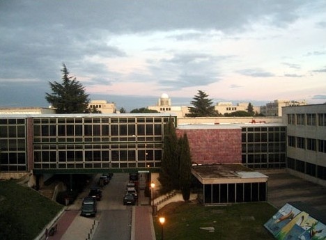 巴塞罗那自治大学