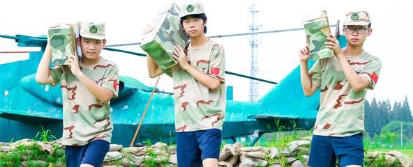 红星闪亮绿军装