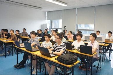 项目导向制及实操教学为主，让每位学员在完成任务中获得知识。