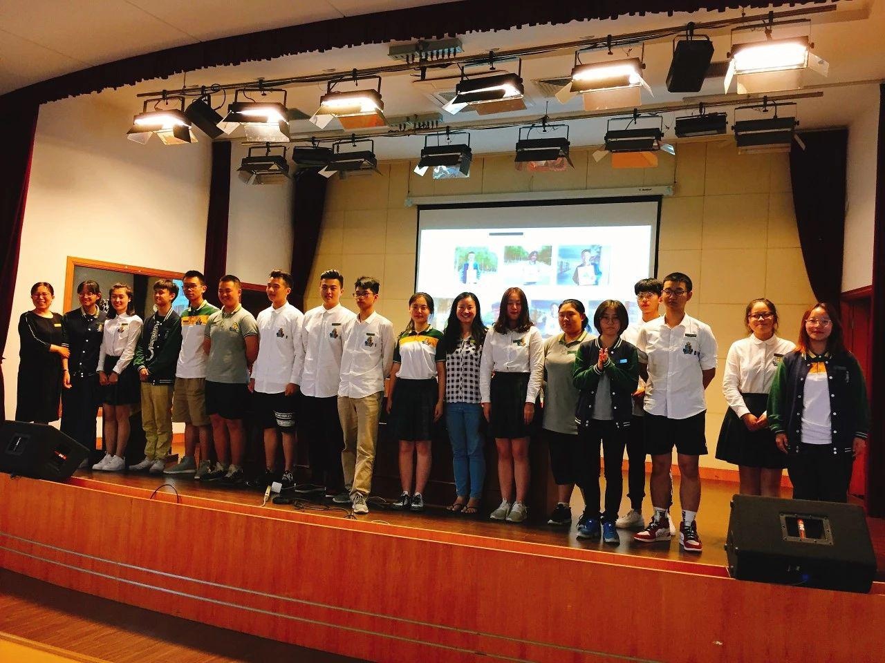 学生会合影.jpg
